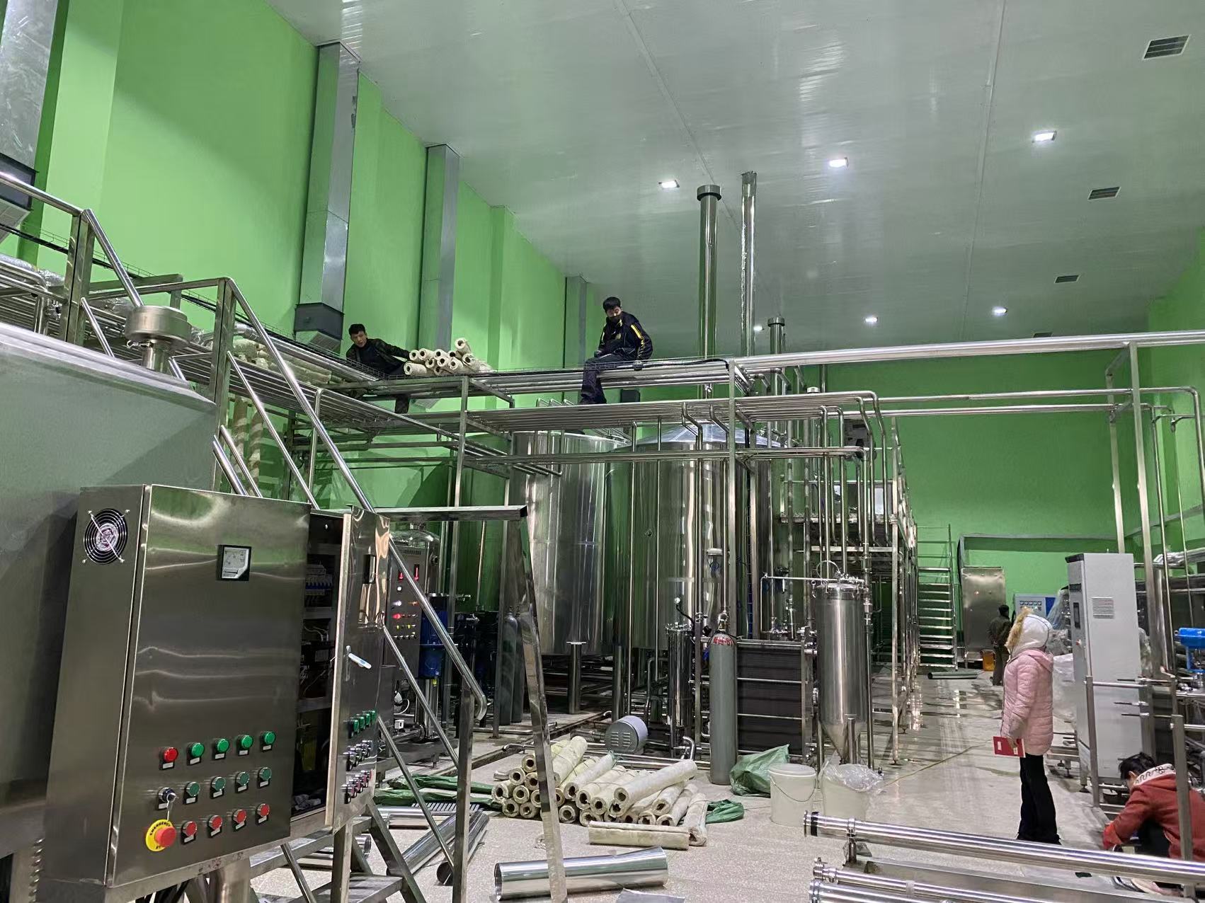 新兴精酿啤酒设备厂—精酿啤酒设备制造：传承工艺与创新科技的交融